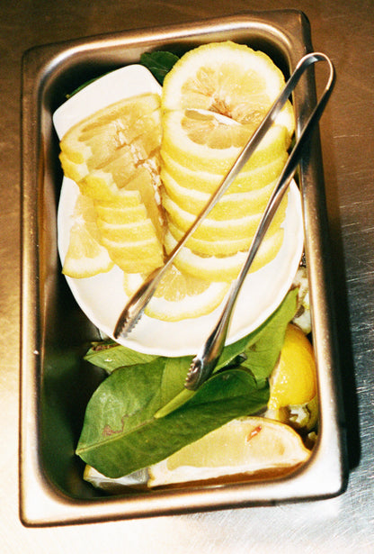 Osteria 16 Pinze serveringstang — lifestyle opstilling