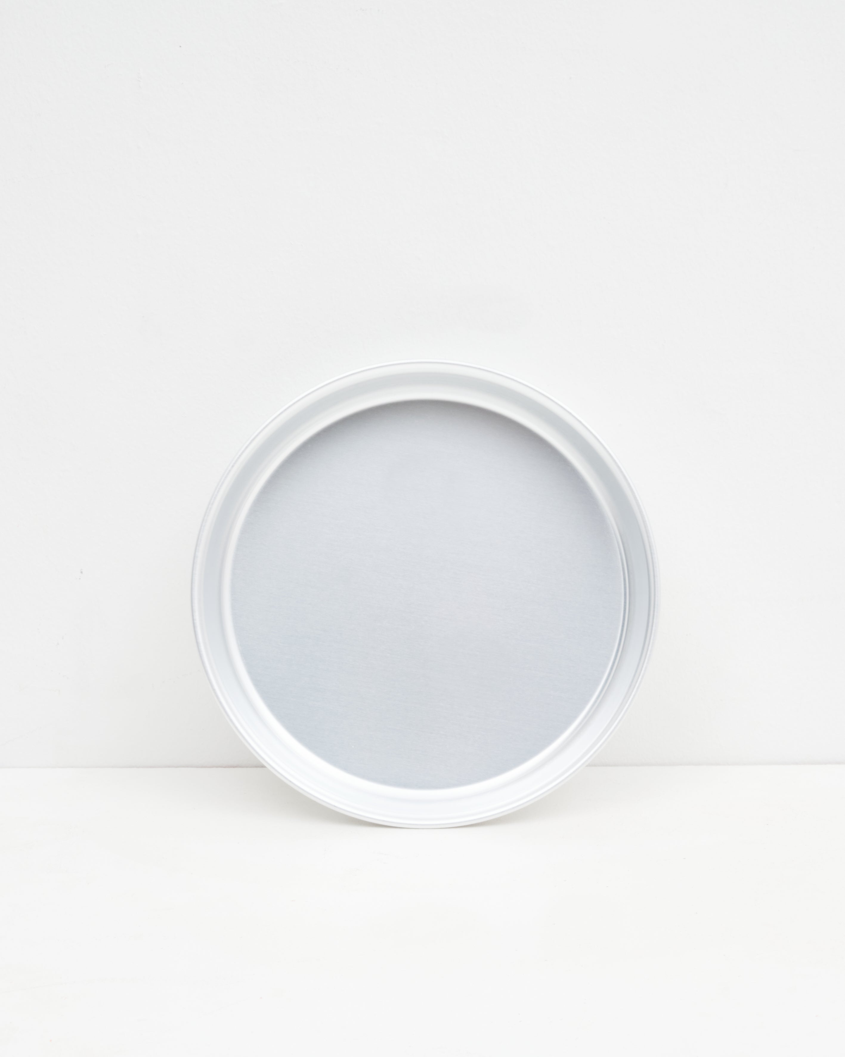 !Studio: O16 Osteria 16 Teglia dyb rund ovnfast form i aluminium, 28 cm, set forfra på hvid baggrund, primært produktbillede | O16 Osteria 16 Teglia deep round ovenproof aluminium dish, 28 cm, front view on a white background, primary product image