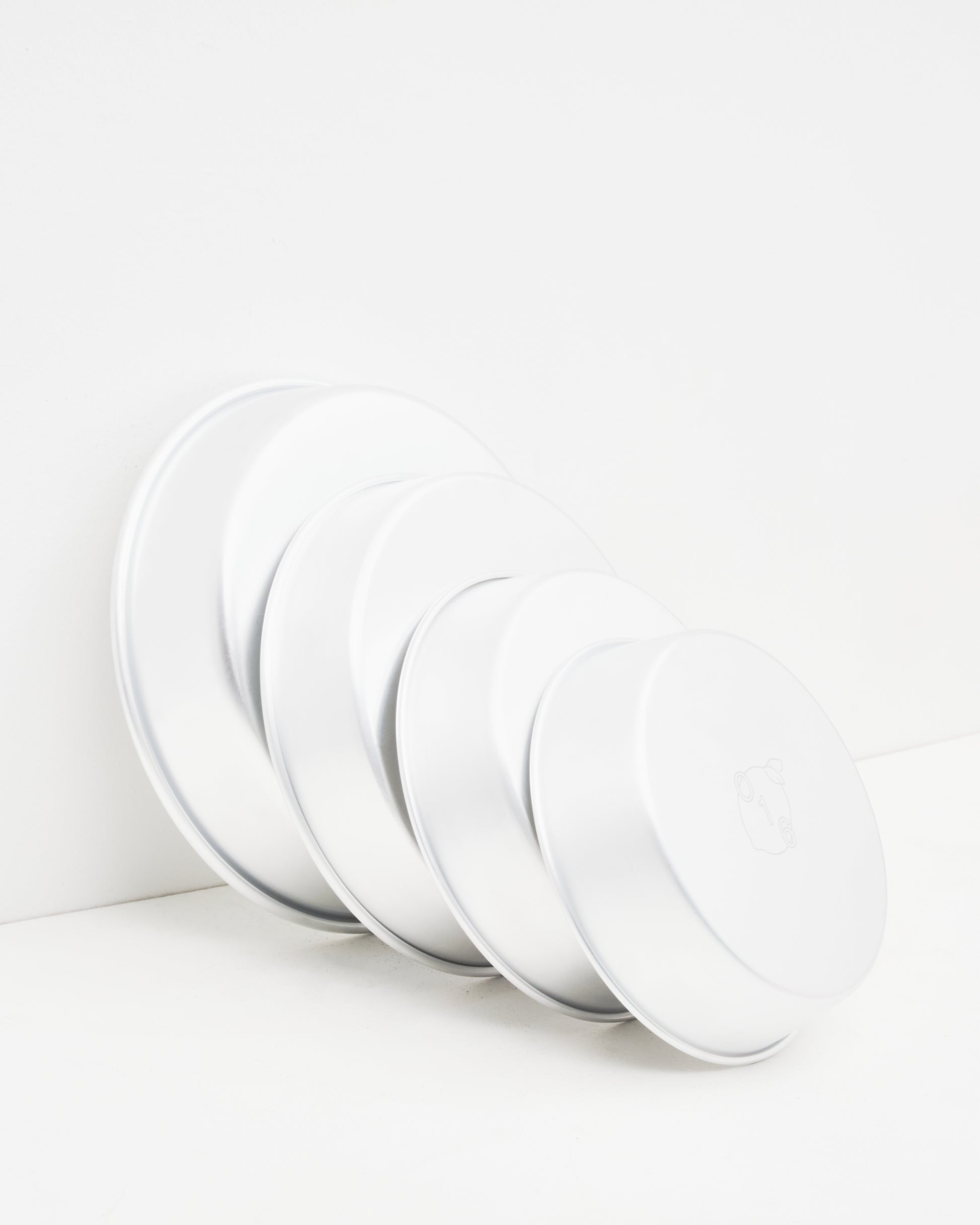 Teglia 2 dyb rund bagefad fra Osteria 16 — detalje af dybde og kant