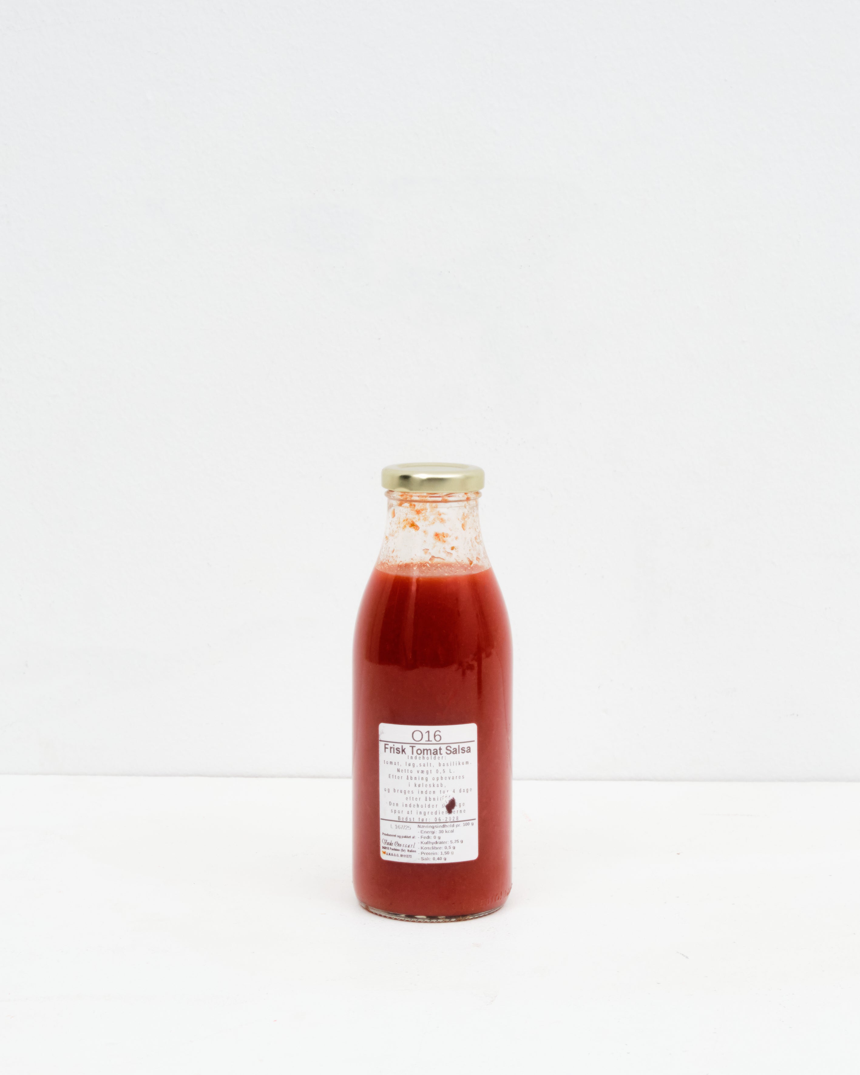 Studio:  O16 tomatsauce på glas — primært produktbillede
