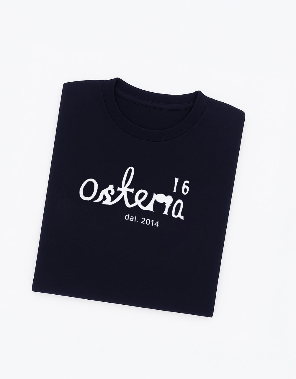 O16 T-shirt sort — detalje af pasform og fit